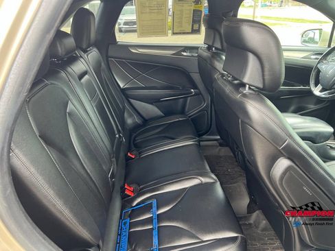 Used 2017 Lincoln MKC Premiere FWD image 21