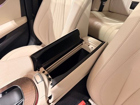 Used 2022 Mercedes-Benz E 350 Sedan w/ AMG Line Exterior image 29