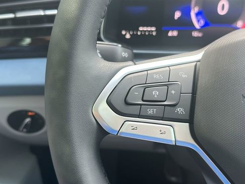 New 2026 Volkswagen Jetta SE FWD image 32