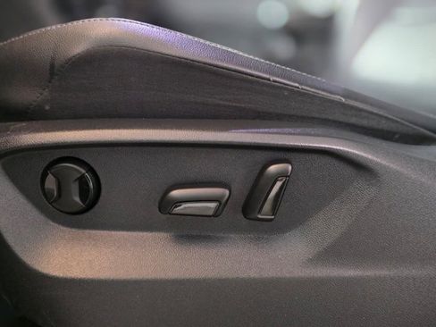 Used 2019 Volkswagen Tiguan SE w/ Panoramic Sunroof Package image 19