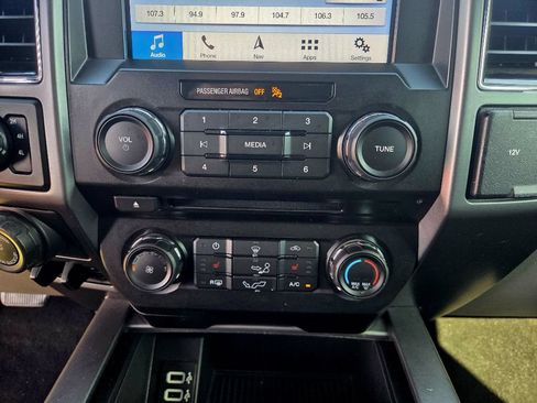 Used 2018 Ford F150 XLT w/ Equipment Group 302A Luxury AWD/4WD image 12