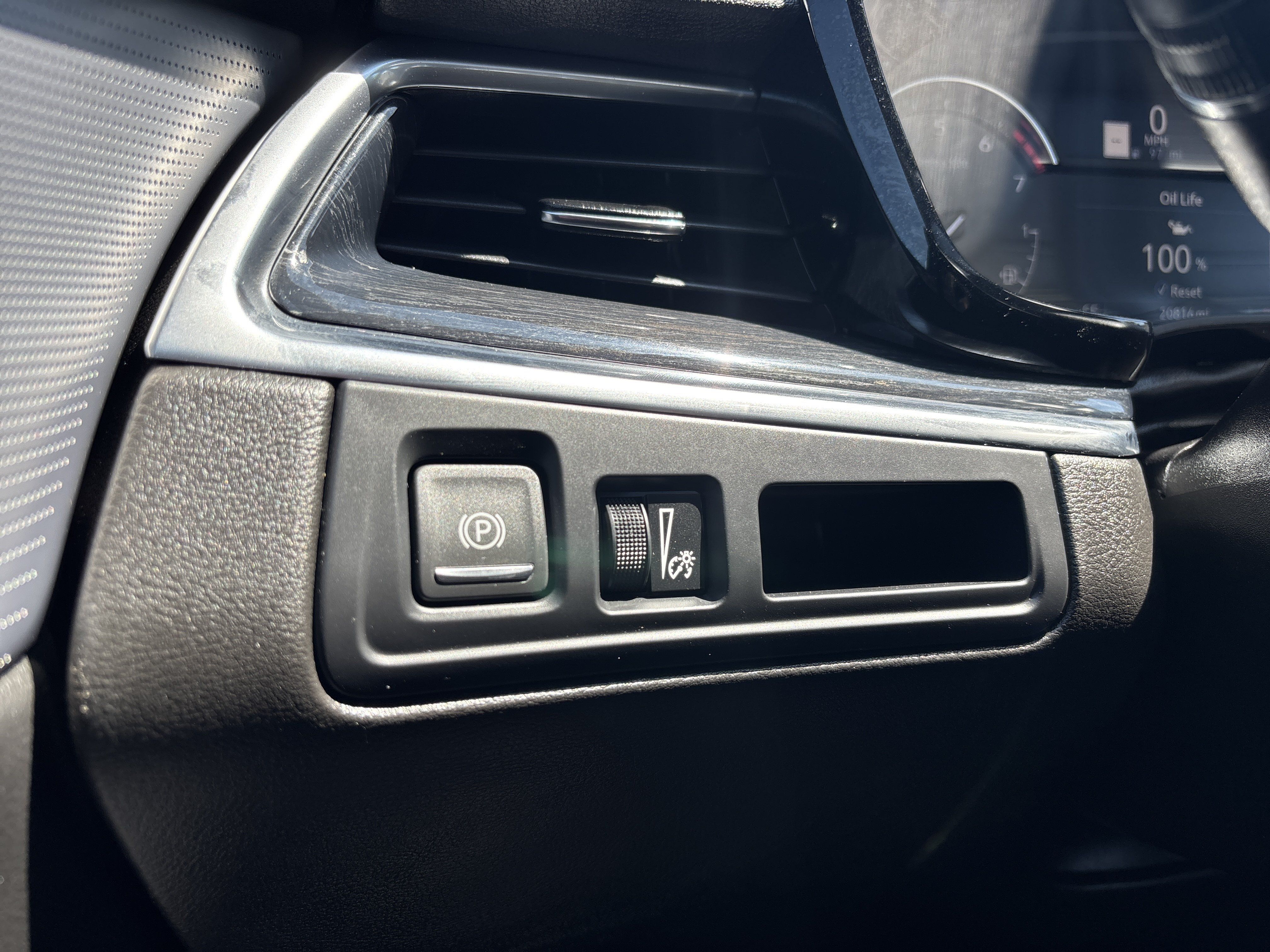 Used 2024 Cadillac XT5 Premium Luxury FWD image 31