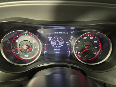 Used 2023 Dodge Charger SXT image 16