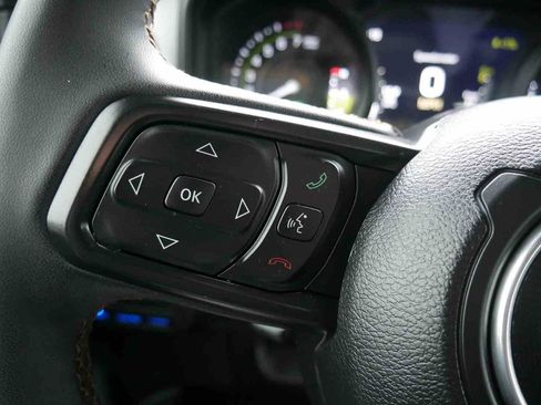 Used 2024 Jeep Wrangler Unlimited image 41