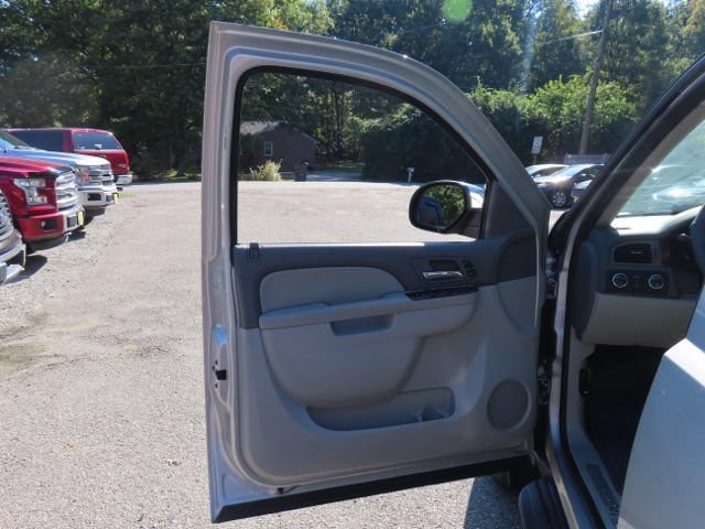 Used 2010 Chevrolet Avalanche LTZ AWD/4WD image 17