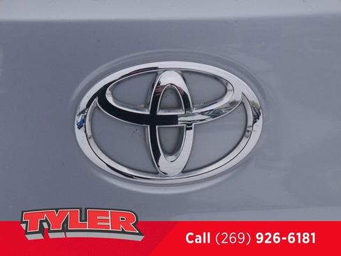 Used 2023 Toyota Corolla Cross XLE image 16
