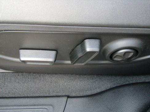 New 2025 Jeep Grand Cherokee Limited image 13