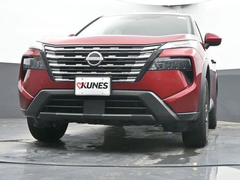 Used 2025 Nissan Rogue SV AWD/4WD image 47