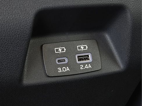 Used 2025 Subaru Crosstrek 2.5i Limited AWD/4WD image 11