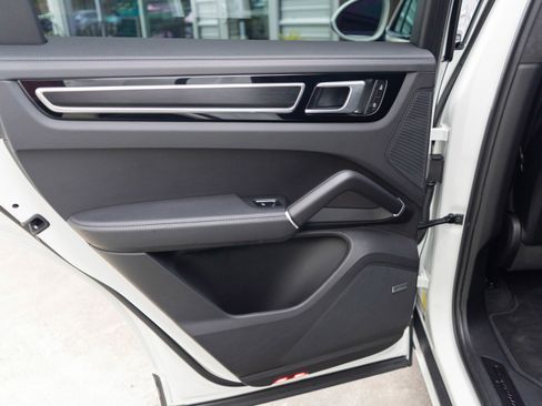 Used 2022 Porsche Cayenne GTS image 26