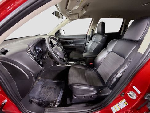 Used 2019 Mitsubishi Outlander SE image 22