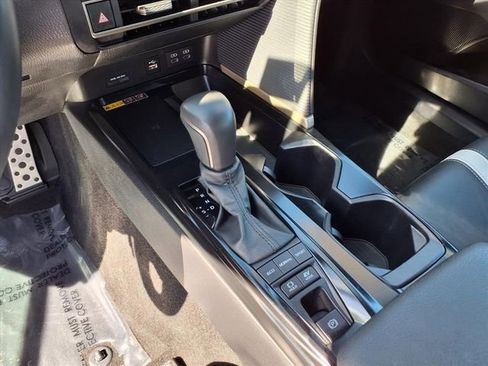 Used 2025 Toyota Camry SE image 18