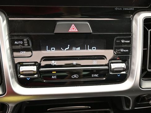 Used 2023 Kia Sorento S w/ Panoramic Sunroof Package image 26