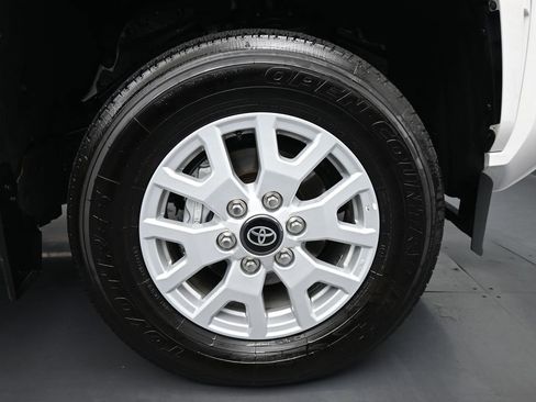 Used 2024 Toyota Tacoma SR image 11