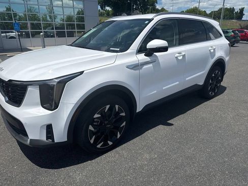 Used 2026 Kia Sorento EX AWD/4WD image 2