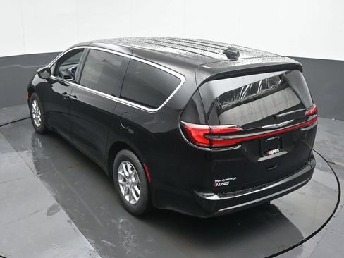 New 2026 Chrysler Pacifica Select FWD image 37