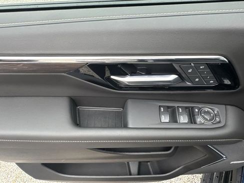 New 2026 Chevrolet Suburban Premier AWD/4WD image 25