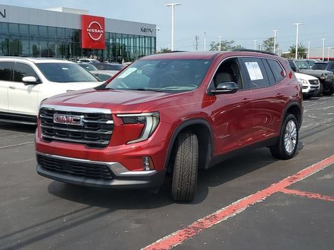 Used 2024 GMC Acadia Elevation w/ Luxury Package FWD image 2