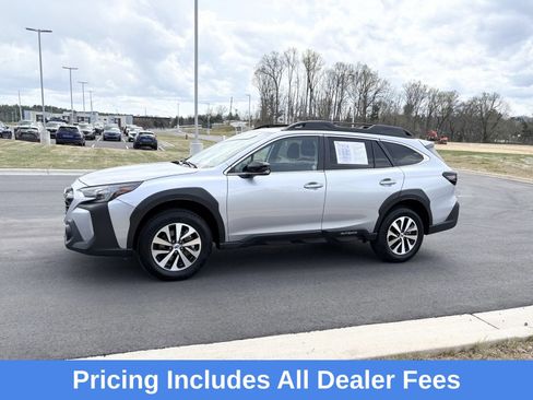 Certified 2025 Subaru Outback Premium AWD/4WD image 4