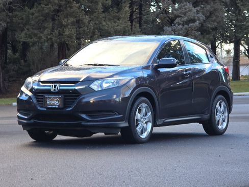 Used 2016 Honda HR-V LX image 9