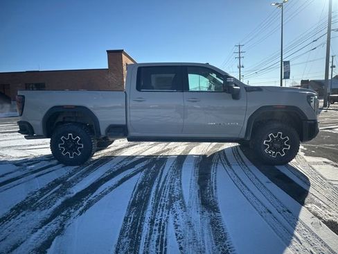 New 2026 GMC Sierra 2500 AT4X image 6