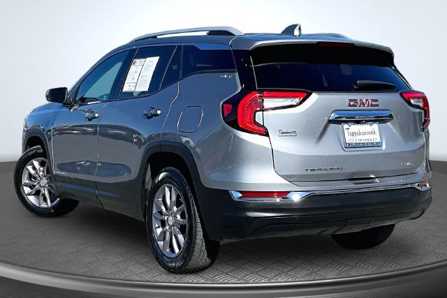 Used 2024 GMC Terrain SLT AWD/4WD image 4