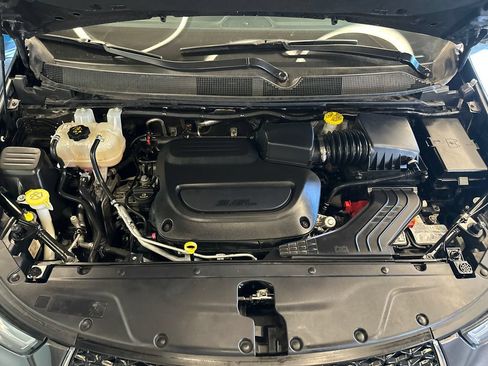 Used 2022 Chrysler Pacifica Touring-L FWD image 23