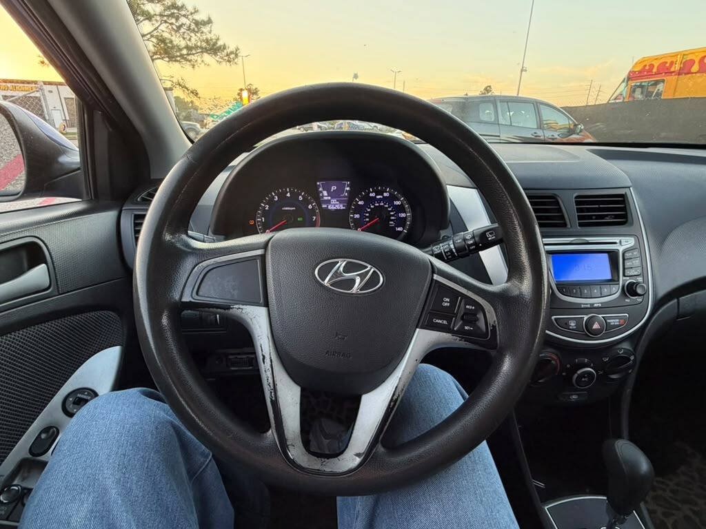 Used 2012 Hyundai Accent GS FWD image 19