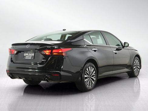 Used 2024 Nissan Altima 2.5 SV w/ SV Premium Package AWD/4WD image 5