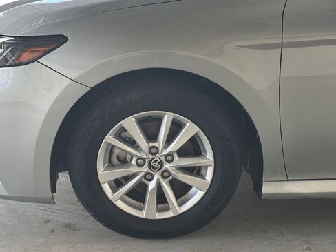 Used 2025 Toyota Camry LE image 29