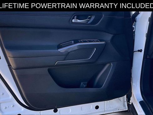 Used 2023 Nissan Pathfinder SL image 22