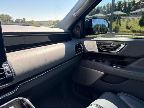 Used 2019 Lincoln Navigator Reserve w/ Cargo Package AWD/4WD image 17