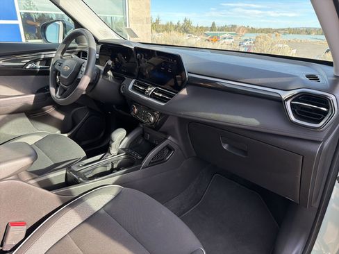 Used 2025 Chevrolet TrailBlazer LT image 23