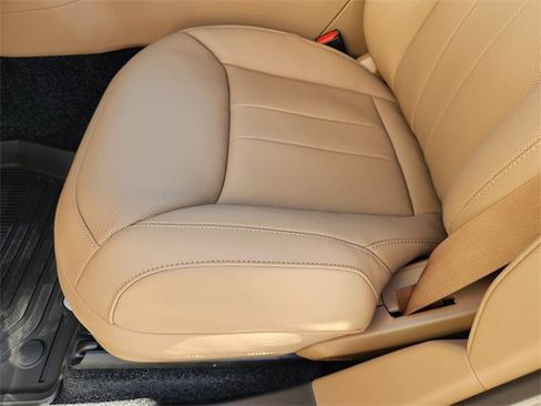 New 2026 Land Rover Range Rover SE image 17