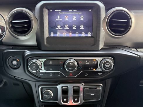 Used 2020 Jeep Wrangler Sport image 30