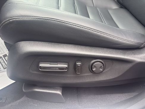 Used 2025 Honda CR-V EX-L image 16