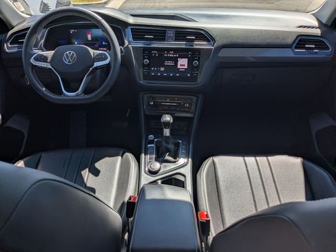 Used 2022 Volkswagen Tiguan SE AWD/4WD image 32