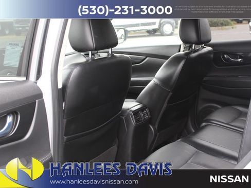 Used 2018 Nissan Rogue SL FWD image 16
