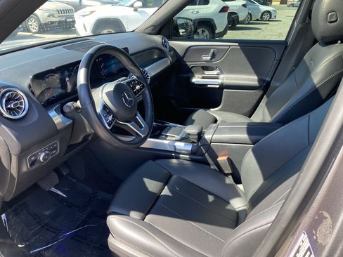 Used 2021 Mercedes-Benz GLB 250 w/ Premium Package image 9