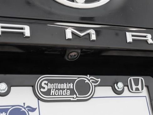 Used 2022 Toyota Camry SE FWD image 11