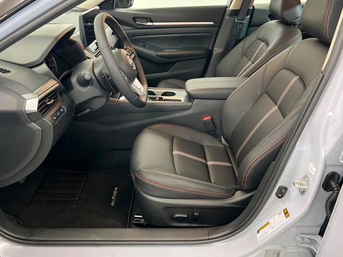 New 2026 Nissan Altima 2.5 SR w/ SR Midnight Edition Package FWD image 16