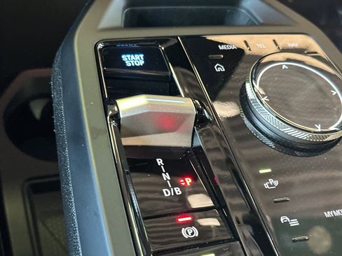 Certified 2024 BMW iX xDrive50 w/ Sport Package AWD/4WD image 27