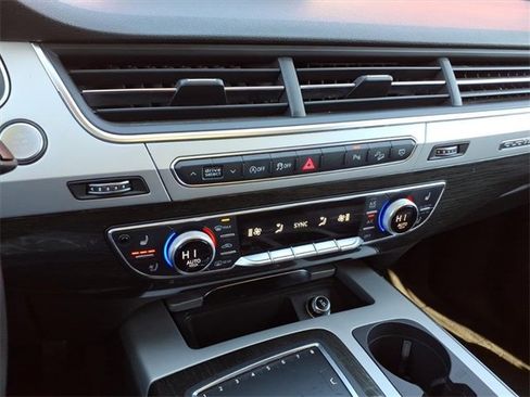 Used 2018 Audi Q7 3.0T Prestige image 20