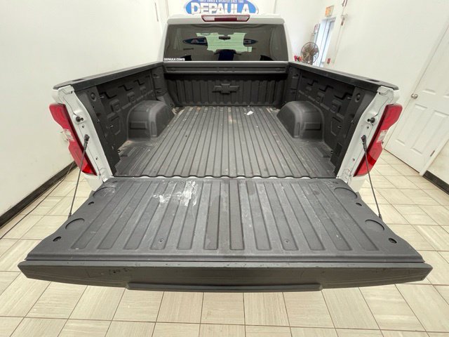 Certified 2022 Chevrolet Silverado 1500 RST w/ Redline Edition AWD/4WD image 13
