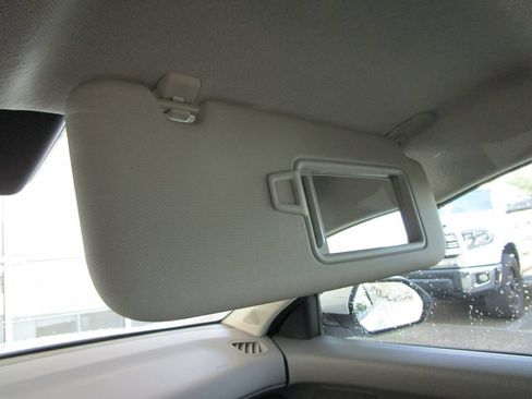 Used 2025 Kia K4 FWD image 31