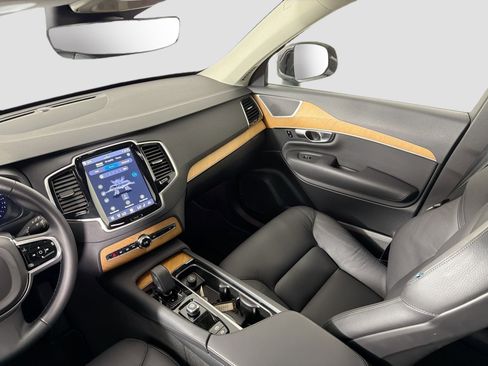 Certified 2024 Volvo XC90 B6 Plus AWD/4WD image 23