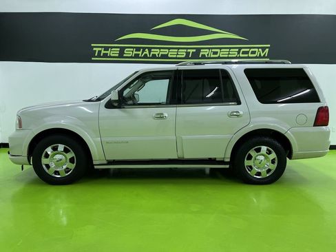 Used 2006 Lincoln Navigator Luxury AWD/4WD image 6
