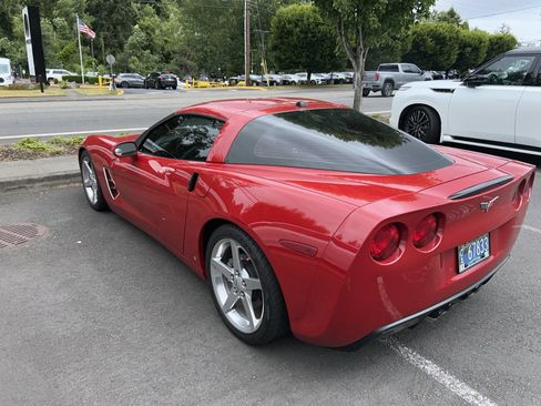 Used 2005 Chevrolet Corvette Coupe w/ Preferred Equipment Group RWD image 13