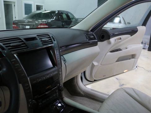 Used 2008 Lexus LS 460 L w/ Preferred Accessory Pkg RWD image 68
