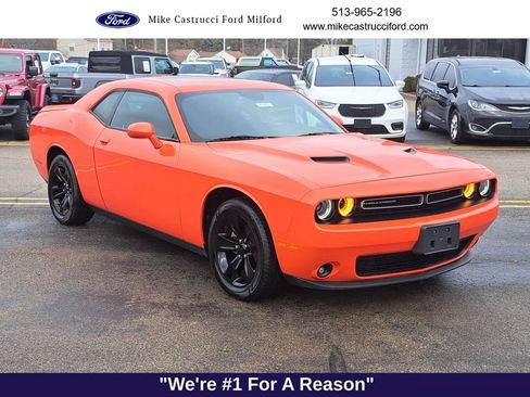 Used 2021 Dodge Challenger SXT w/ Driver Convenience Group image 7